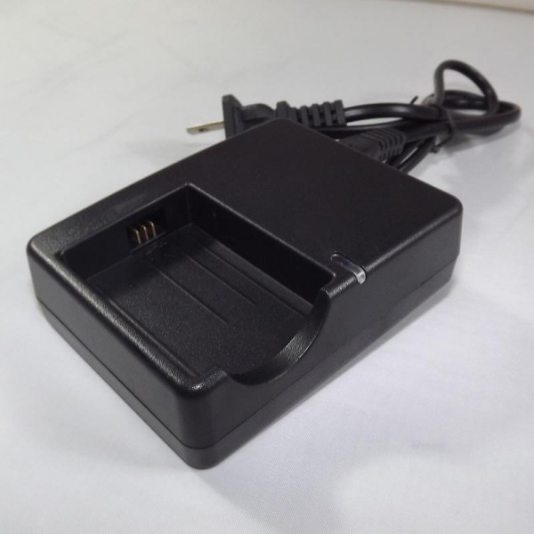 charger for digital camera Canon Lpe5